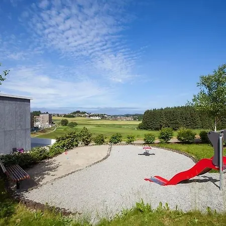 Wonderful With A Nice View. Parking! *